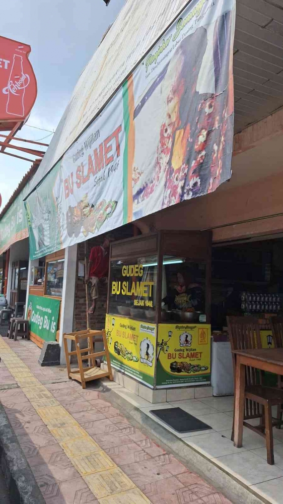 Mall Baru vs Tradisi Parcel Lebaran: Siapa yang Akan Menang di Cilacap?